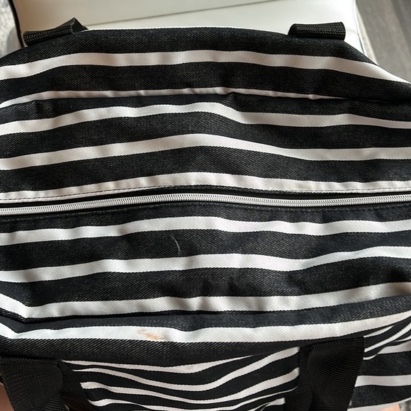 Black and White overnight bag​ - Picture 6 of 8